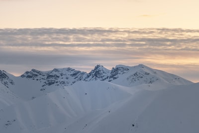 The day snow mountain photography
